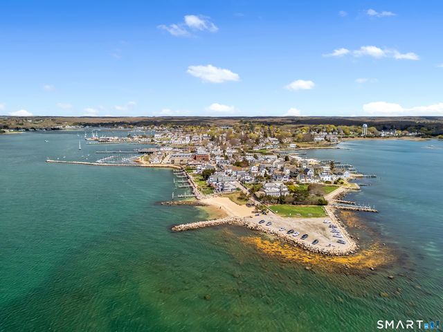 8 Stonington Commons 22, Stonington, CT 06378