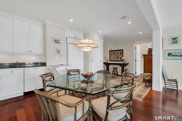 8 Stonington Commons 22, Stonington, CT 06378