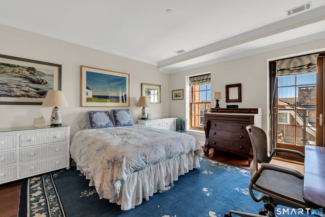 8 Stonington Commons 22, Stonington, CT 06378