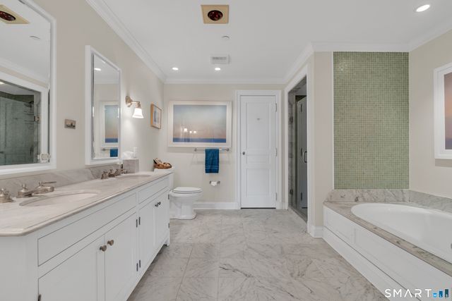 8 Stonington Commons 22, Stonington, CT 06378