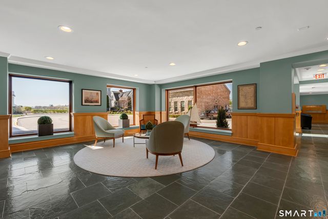 8 Stonington Commons 22, Stonington, CT 06378