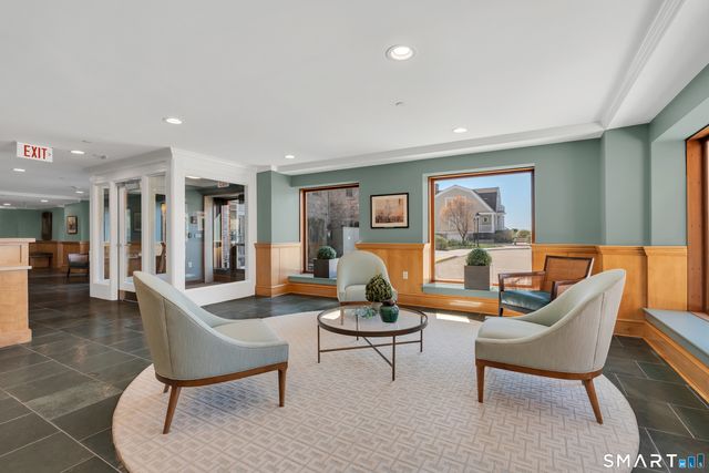 8 Stonington Commons 22, Stonington, CT 06378