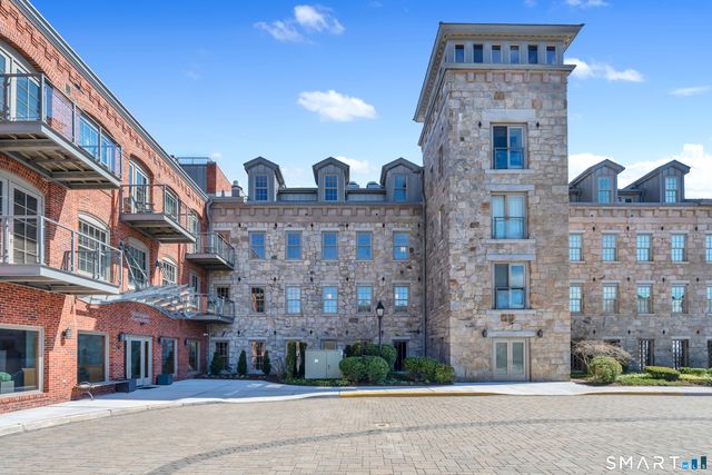 8 Stonington Commons 22, Stonington, CT 06378