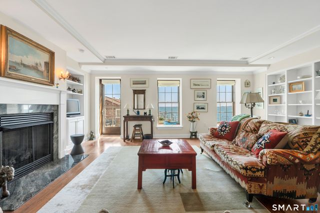 8 Stonington Commons 22, Stonington, CT 06378
