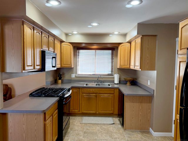 11223 Hemlock Dr Drive, Sterling Heights, MI 48312