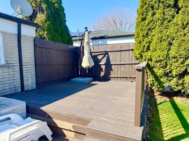 11223 Hemlock Dr Drive, Sterling Heights, MI 48312