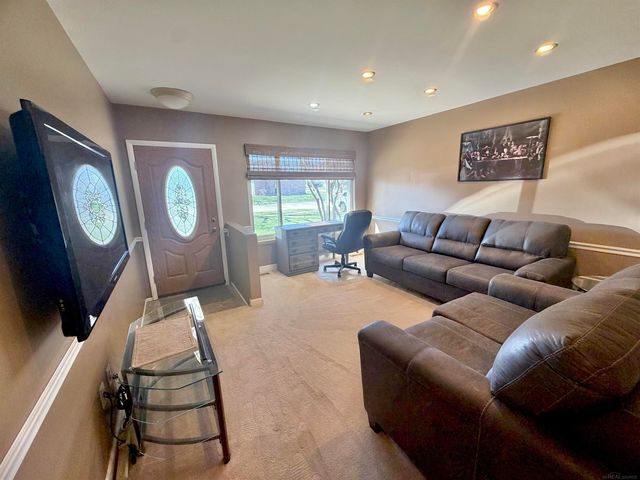 11223 Hemlock Dr Drive, Sterling Heights, MI 48312