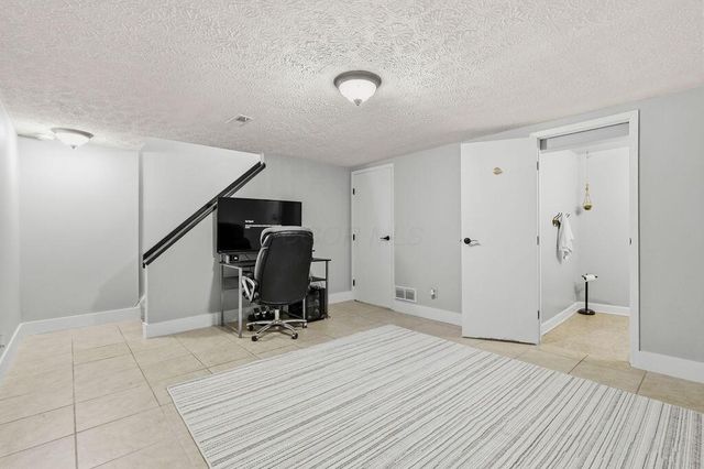 7631 Flynnway Drive, 137, Columbus, OH 43085