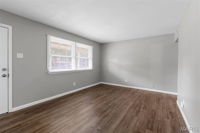 526 Saratoga Lane, Hazelwood, MO 63042