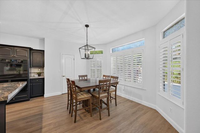10283 N Sterling Lane, Fresno, CA 93730