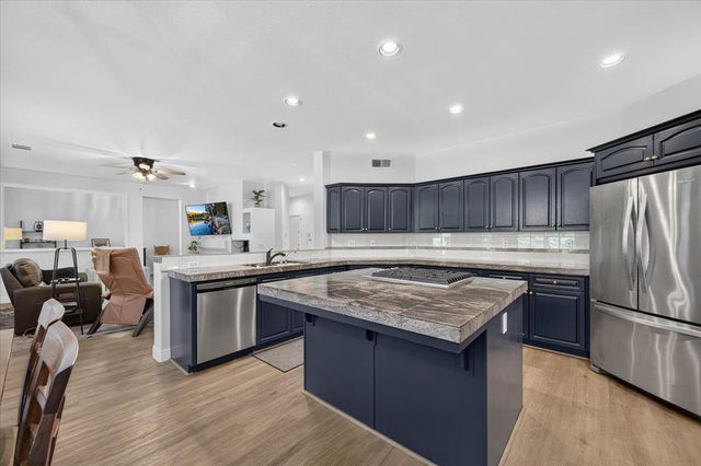 10283 N Sterling Lane, Fresno, CA 93730