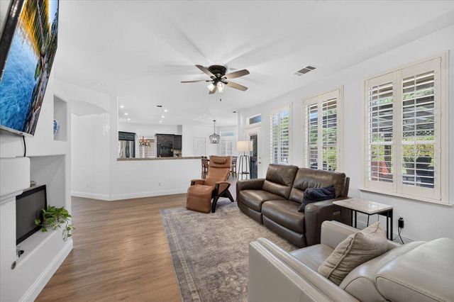 10283 N Sterling Lane, Fresno, CA 93730