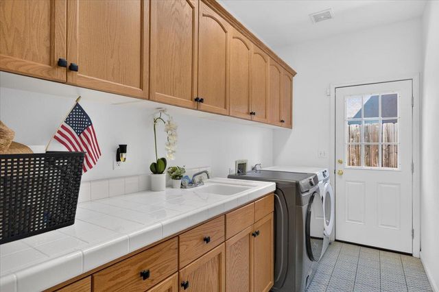 10283 N Sterling Lane, Fresno, CA 93730