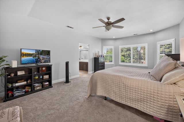 10283 N Sterling Lane, Fresno, CA 93730