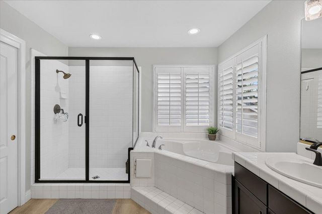 10283 N Sterling Lane, Fresno, CA 93730