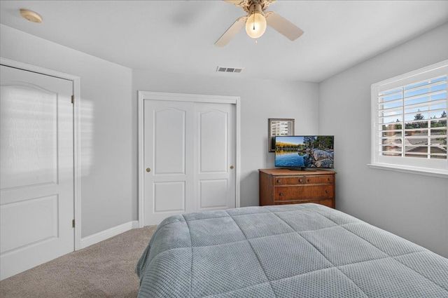 10283 N Sterling Lane, Fresno, CA 93730