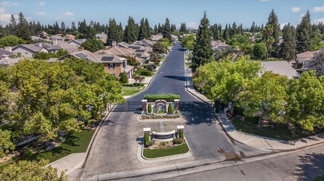 10283 N Sterling Lane, Fresno, CA 93730