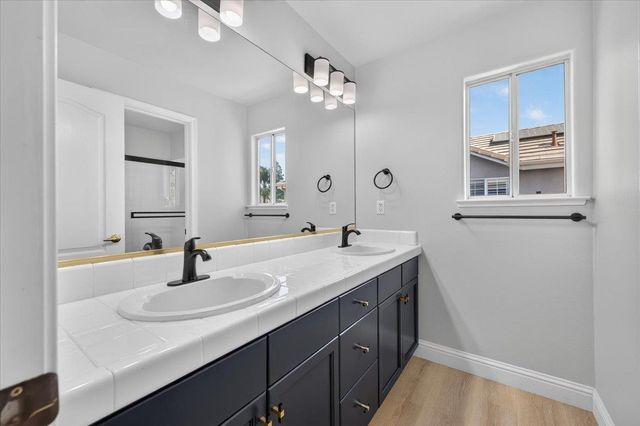 10283 N Sterling Lane, Fresno, CA 93730