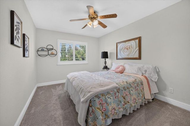 10283 N Sterling Lane, Fresno, CA 93730