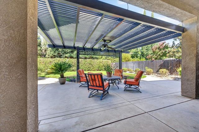 10283 N Sterling Lane, Fresno, CA 93730