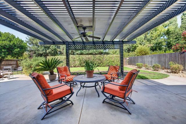 10283 N Sterling Lane, Fresno, CA 93730