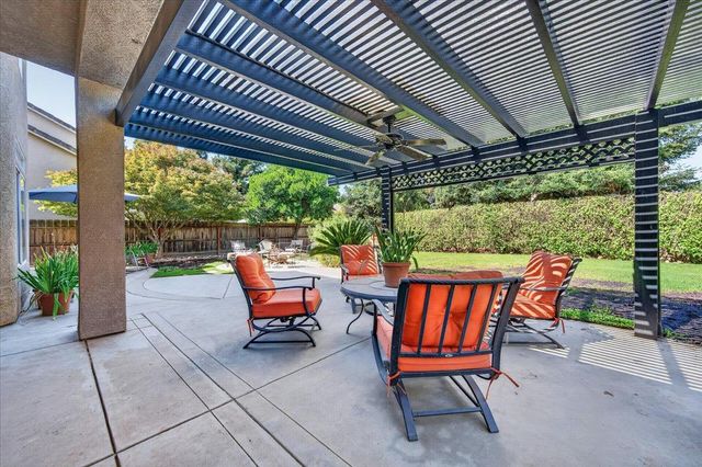 10283 N Sterling Lane, Fresno, CA 93730