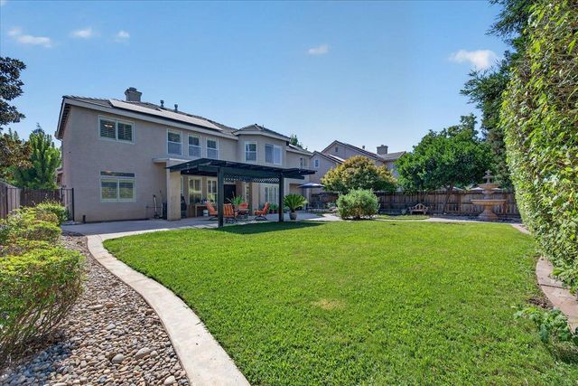 10283 N Sterling Lane, Fresno, CA 93730