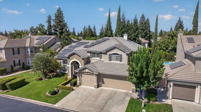 10283 N Sterling Lane, Fresno, CA 93730