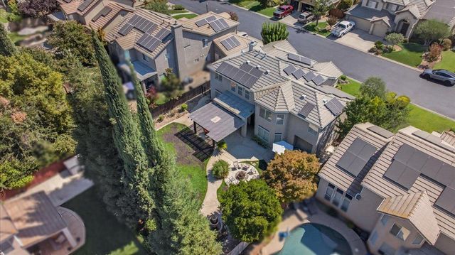 10283 N Sterling Lane, Fresno, CA 93730