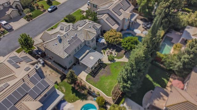 10283 N Sterling Lane, Fresno, CA 93730