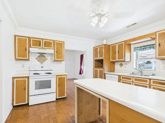 701 Garst, Cabool, MO 65689