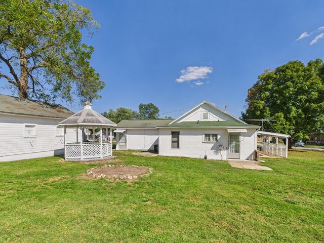 701 Garst, Cabool, MO 65689