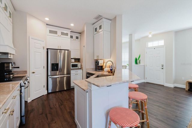 602 51ST AVENUE N, St Petersburg, FL 33703