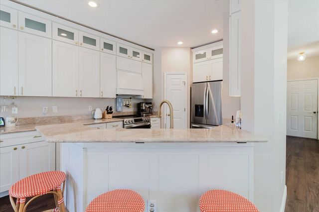 602 51ST AVENUE N, St Petersburg, FL 33703