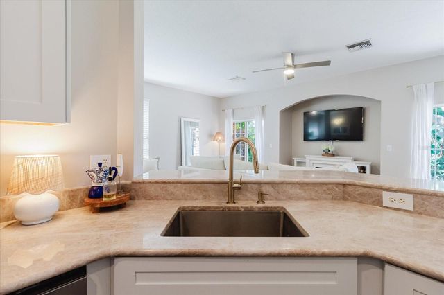 602 51ST AVENUE N, St Petersburg, FL 33703