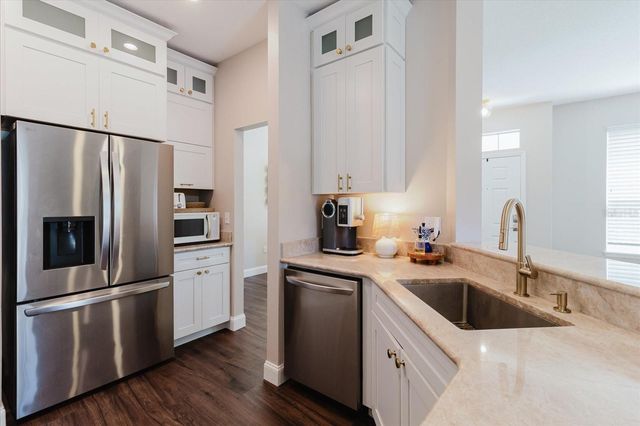 602 51ST AVENUE N, St Petersburg, FL 33703