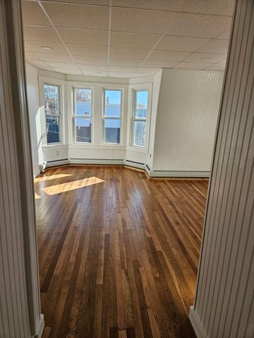 162 Prospect 3rd Floor, Lawrence, MA 01841