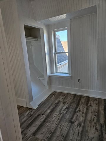 162 Prospect 3rd Floor, Lawrence, MA 01841