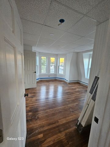 162 Prospect 3rd Floor, Lawrence, MA 01841