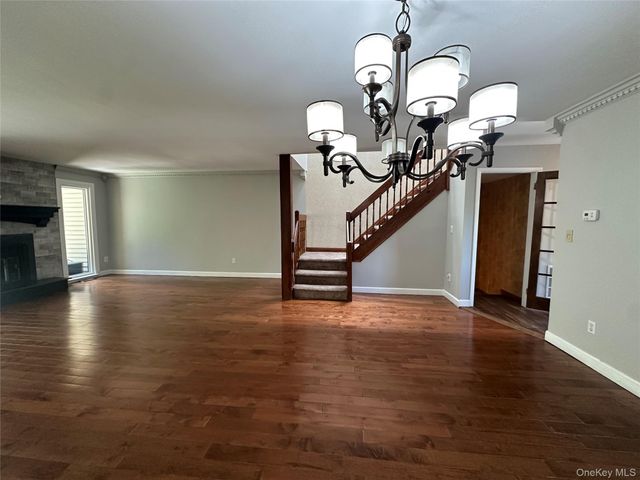 19 Butternut Court, Highland Mills, NY 10930