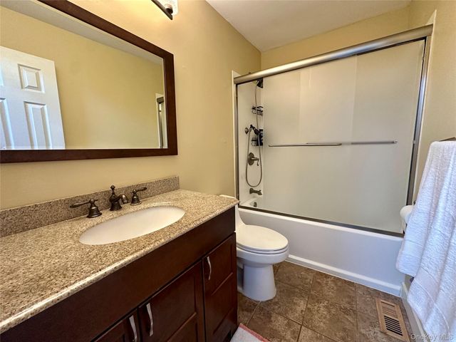 19 Butternut Court, Highland Mills, NY 10930
