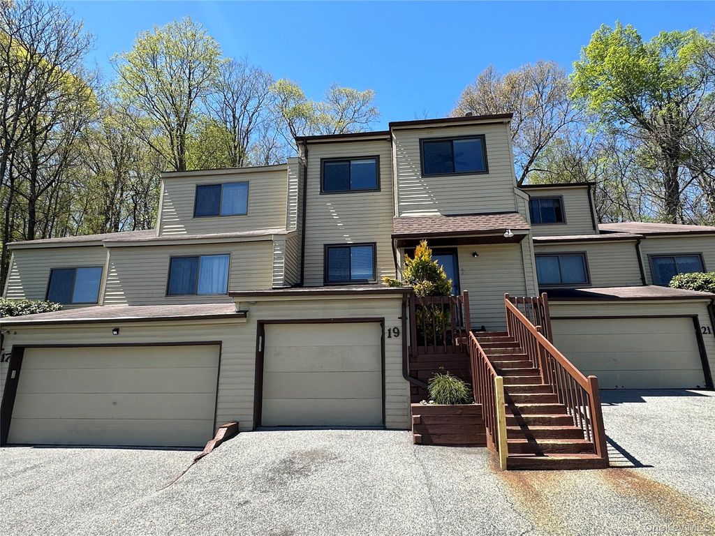 19 Butternut Court, Highland Mills, NY 10930