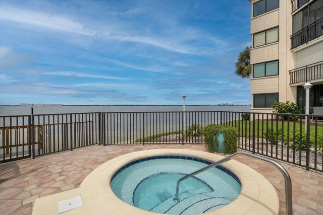 5532 PUERTA DEL SOL BOULEVARD S 138, St Petersburg, FL 33715