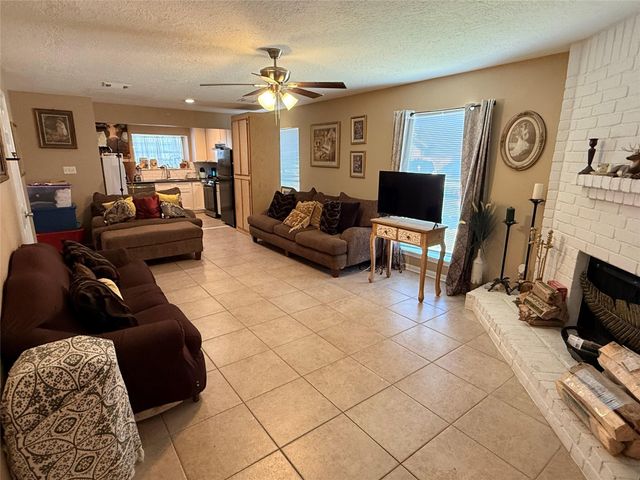 1889 Country Village Boulevard A, Humble, TX 77338