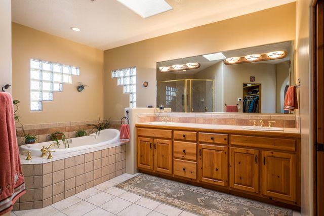 114 Veronica Court, Corrales, NM 87048