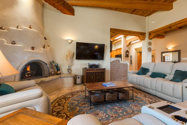 114 Veronica Court, Corrales, NM 87048