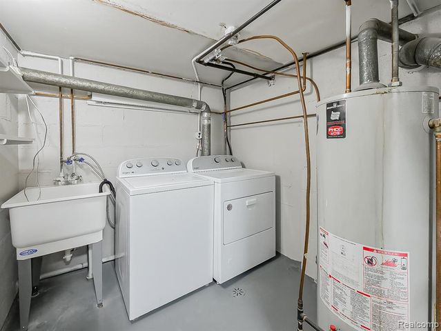 178 Summit View Court, White Lake, MI 48386