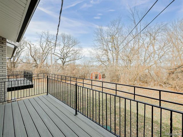 178 Summit View Court, White Lake, MI 48386