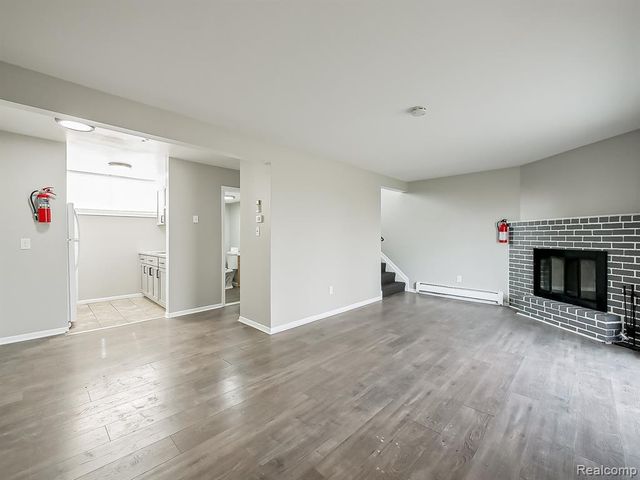 178 Summit View Court, White Lake, MI 48386