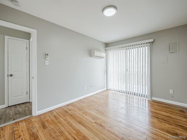 178 Summit View Court, White Lake, MI 48386